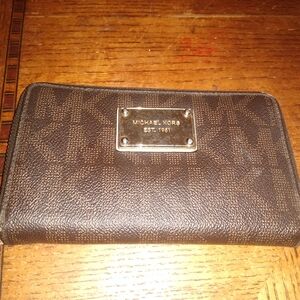 Wallet, Michael Kors.